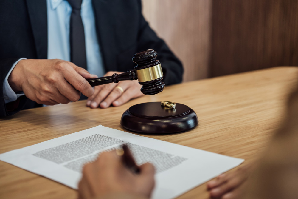 Divorce judiciaire ou à l'amiable : quelles différences et comment choisir ?